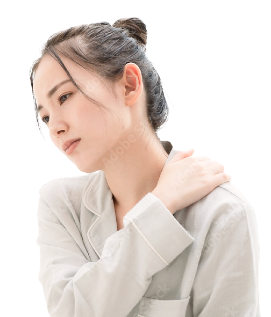 肩の痛みに悩む女性